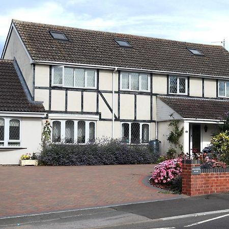 Highworth House Bed & Breakfast Swindon Exterior photo